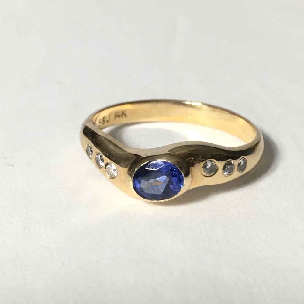 TANZANITE AND DIAMOND BAND